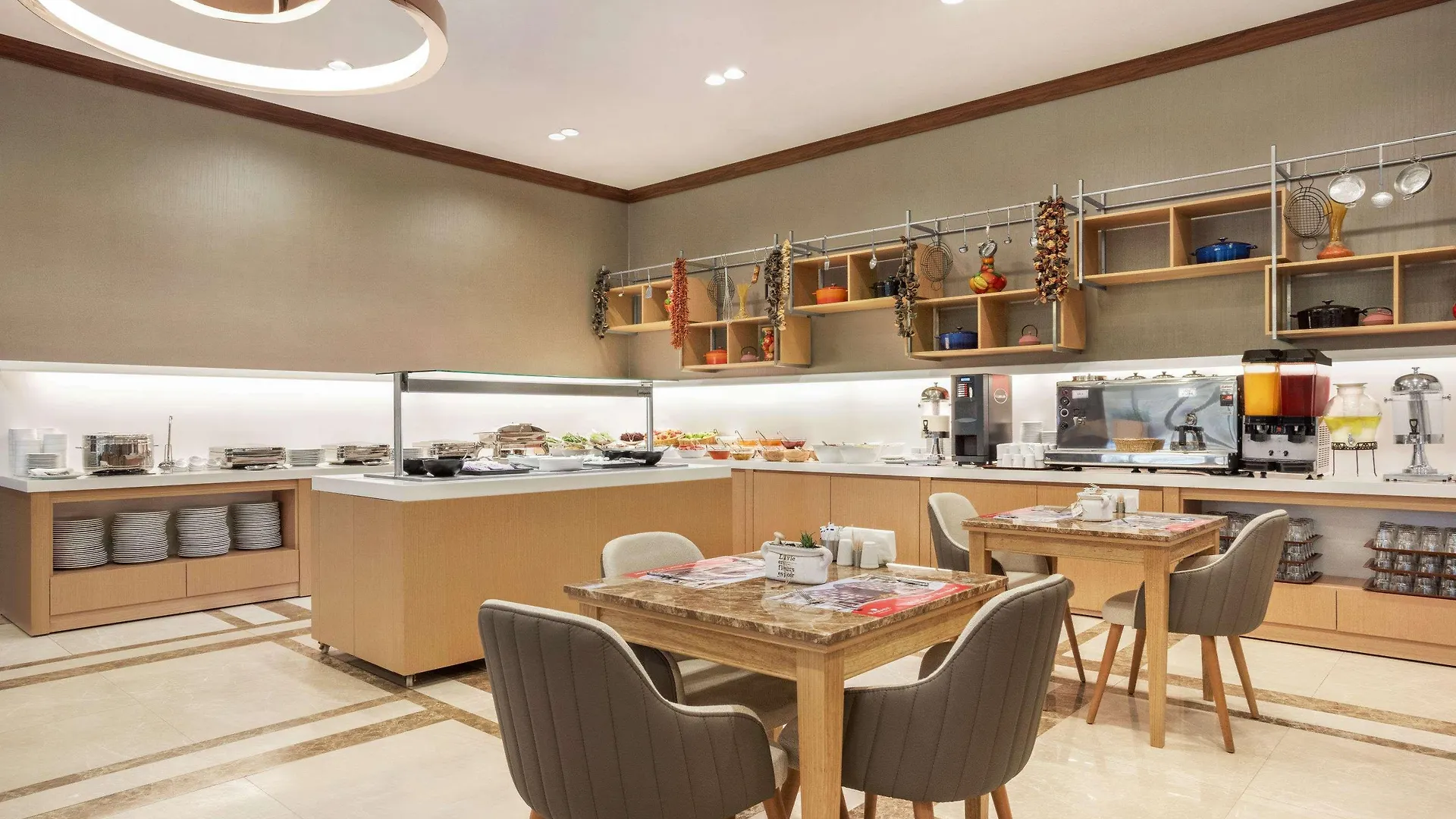 מלון Ramada By Wyndham Istanbul Alibeykoy 4*,  טורקיה