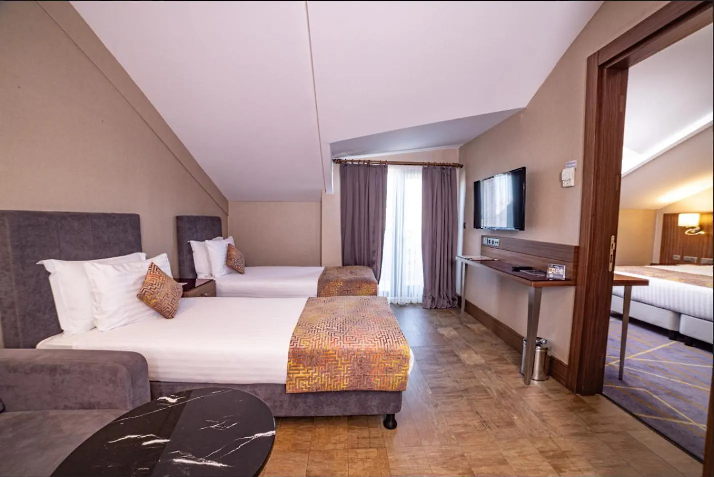 מלון Ramada By Wyndham Istanbul Alibeykoy 4*,  טורקיה